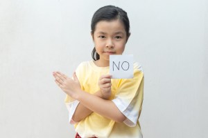 La importancia de enseñar a nuestros hijos a decir no